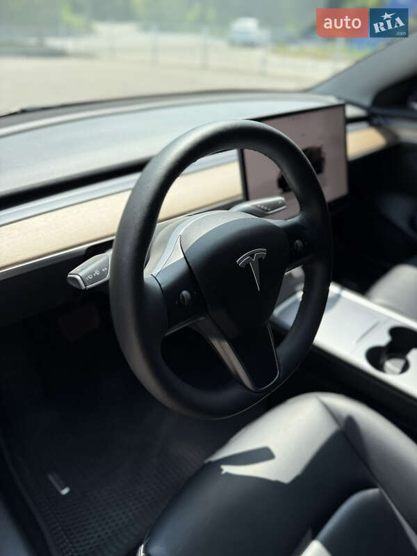 Седан Tesla Model 3 2022 в Вінниці