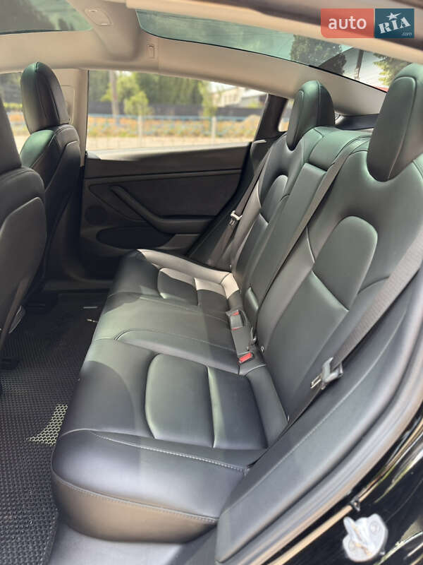 Седан Tesla Model 3 2022 в Вінниці