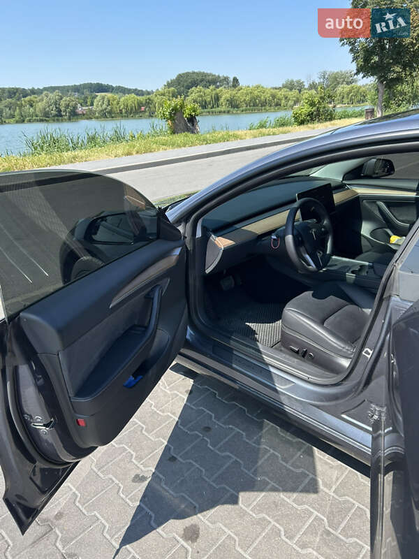 Седан Tesla Model 3 2022 в Василькові