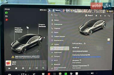 Седан Tesla Model 3 2022 в 