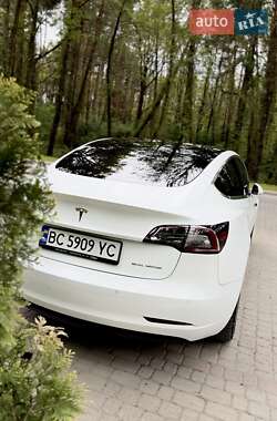 Седан Tesla Model 3 2018 в 