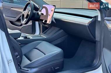 Седан Tesla Model 3 2022 в 