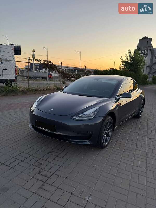 Tesla Model 3 2019
