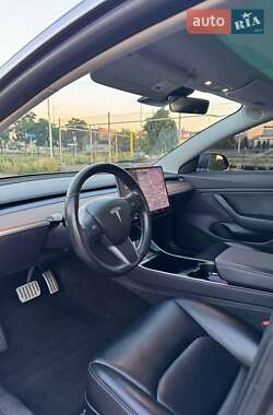 Седан Tesla Model 3 2019 в Киеве
