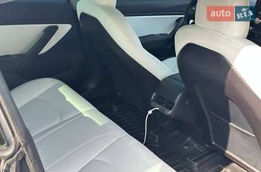 Седан Tesla Model 3 2019 в 