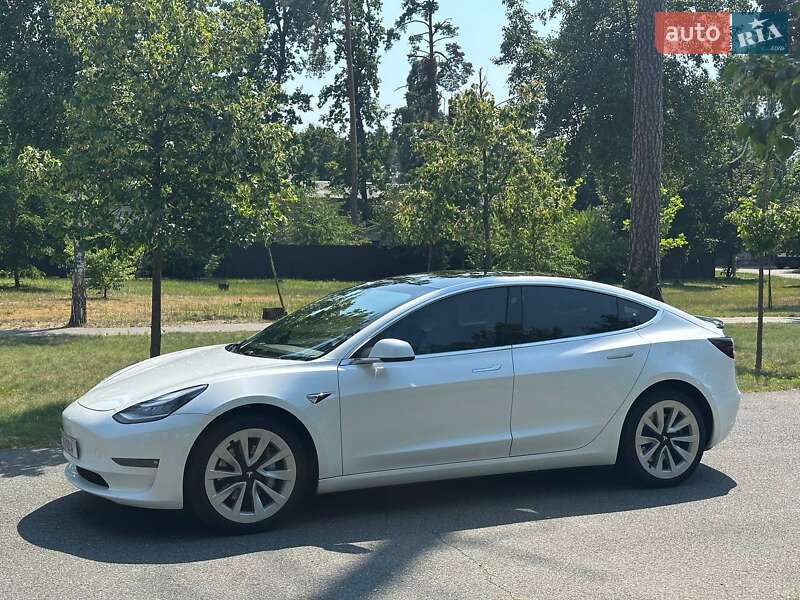Tesla Model 3 2019