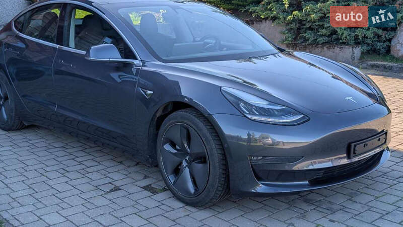 Седан Tesla Model 3 2020 в Тернополе