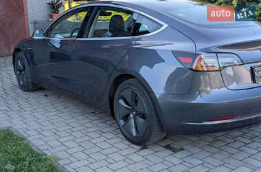 Седан Tesla Model 3 2020 в 