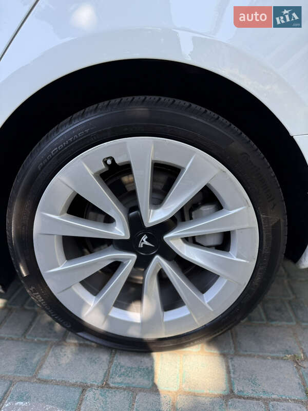 Седан Tesla Model 3 2022 в Одесі