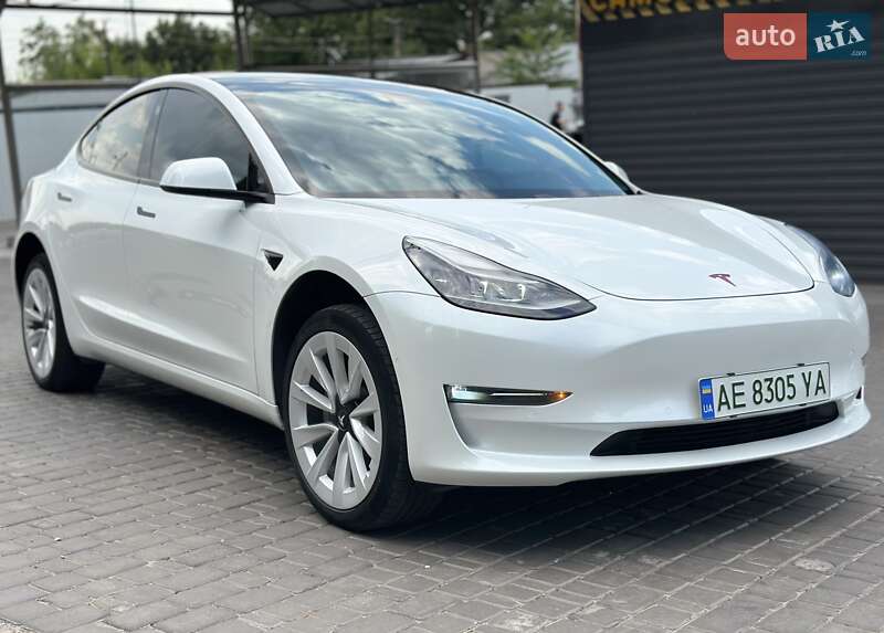 Седан Tesla Model 3 2021 в Каменском