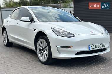 Седан Tesla Model 3 2021 в 