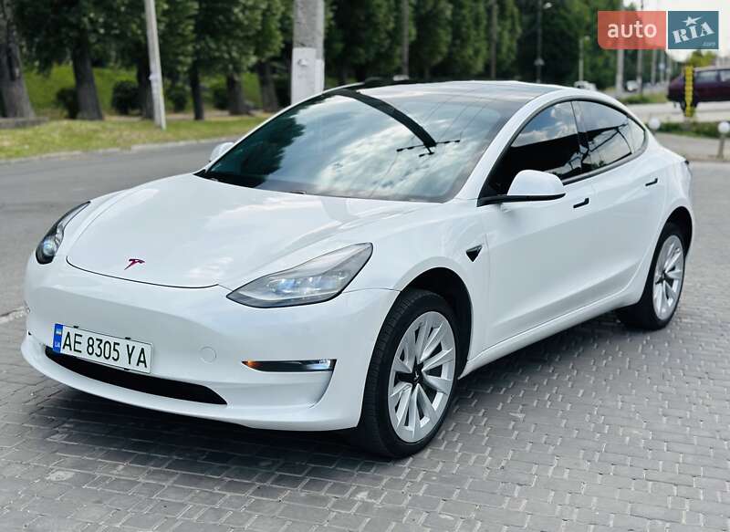 Седан Tesla Model 3 2021 в Каменском