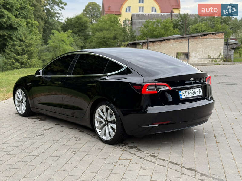 Седан Tesla Model 3 2019 в Долине