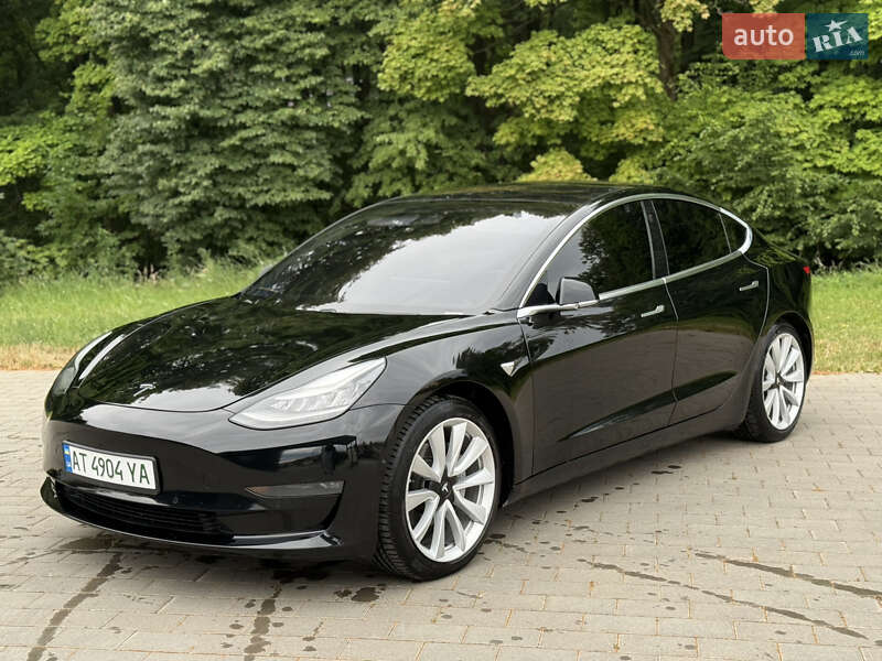 Седан Tesla Model 3 2019 в Долине