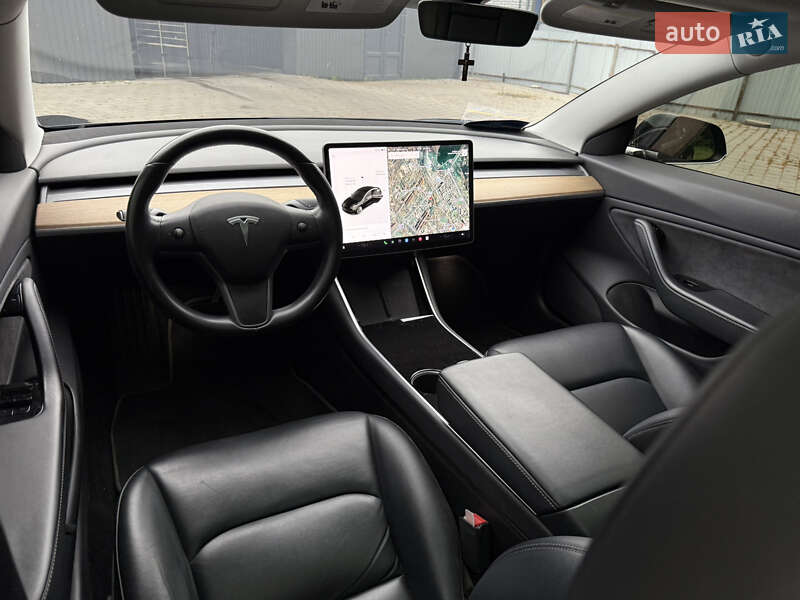 Седан Tesla Model 3 2019 в Долине