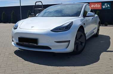 Седан Tesla Model 3 2020 в 