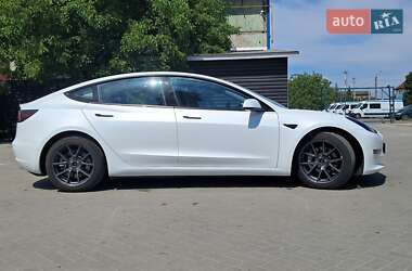 Седан Tesla Model 3 2020 в 