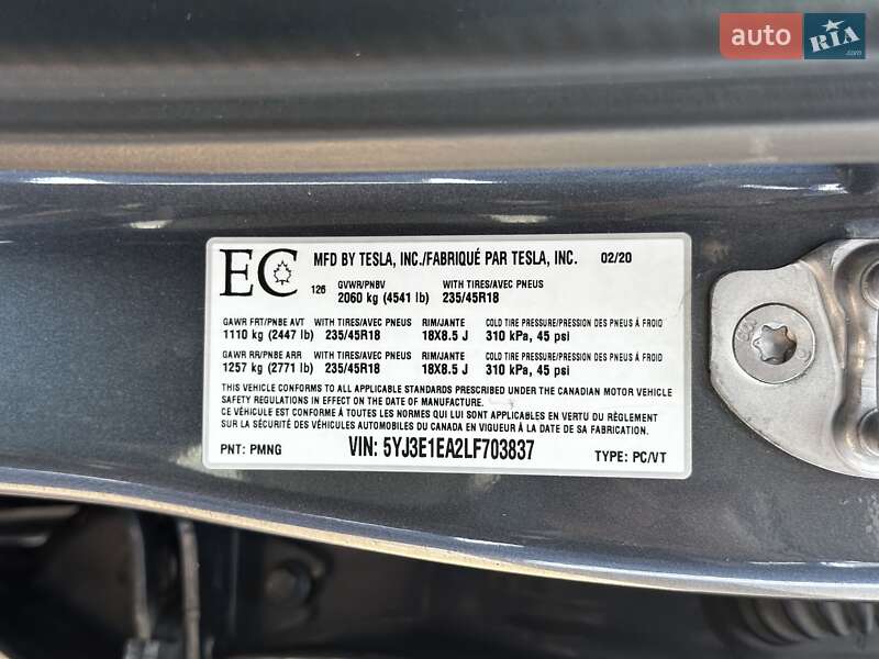 Седан Tesla Model 3 2020 в Києві