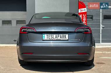 Седан Tesla Model 3 2020 в 
