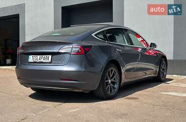 Седан Tesla Model 3 2020 в 