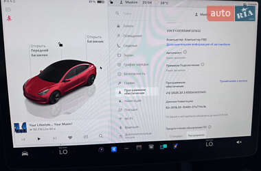 Седан Tesla Model 3 2022 в 