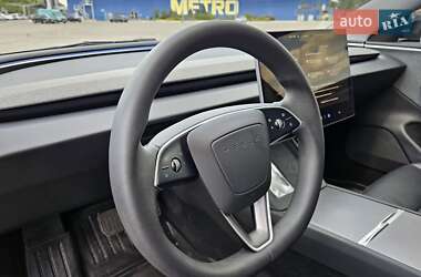 Седан Tesla Model 3 2024 в 
