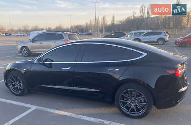 Седан Tesla Model 3 2019 в 