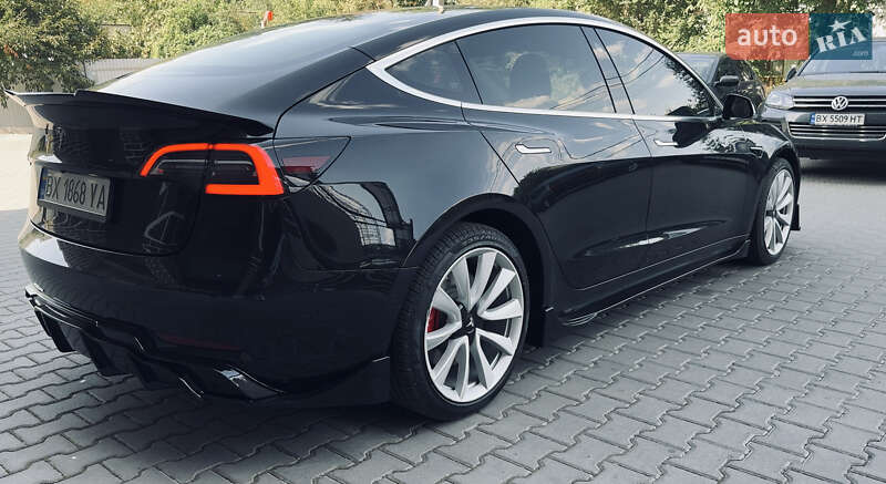 Седан Tesla Model 3 2018 в 