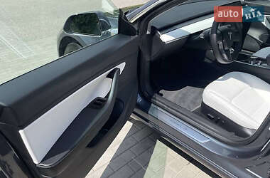 Седан Tesla Model 3 2020 в 