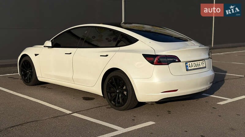 Седан Tesla Model 3 2021 в Василькове