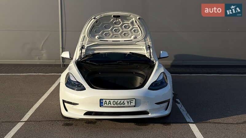 Седан Tesla Model 3 2021 в Василькове
