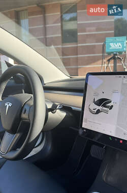 Седан Tesla Model 3 2021 в 