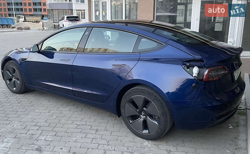 Седан Tesla Model 3 2023 в Тернополе