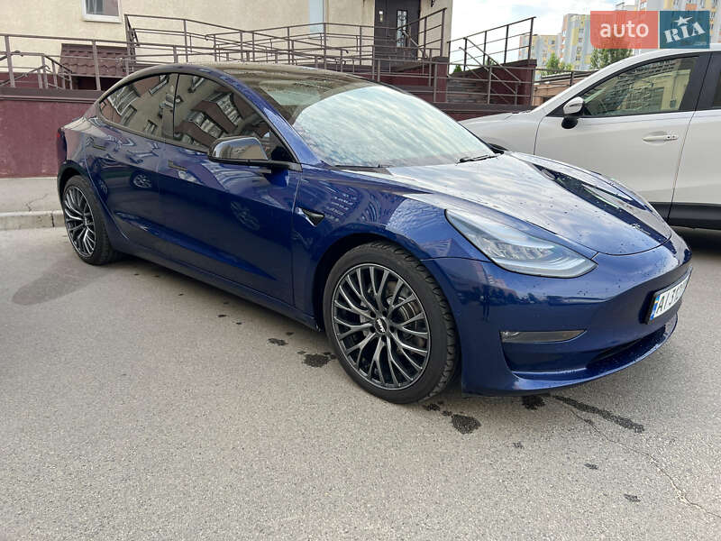 Седан Tesla Model 3 2020 в Киеве
