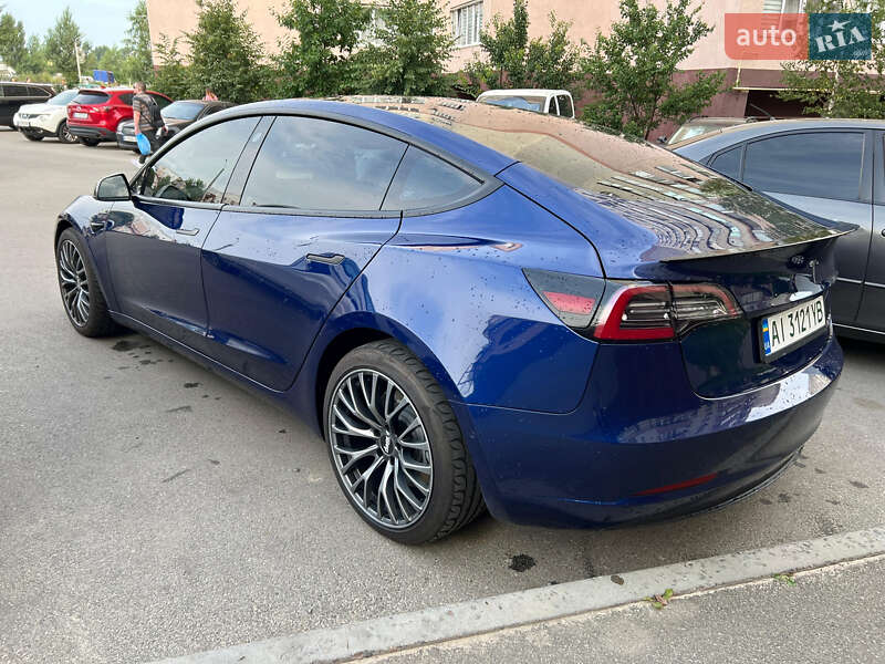 Седан Tesla Model 3 2020 в Киеве