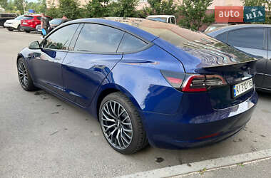 Седан Tesla Model 3 2020 в 