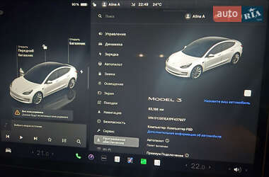 Седан Tesla Model 3 2022 в 