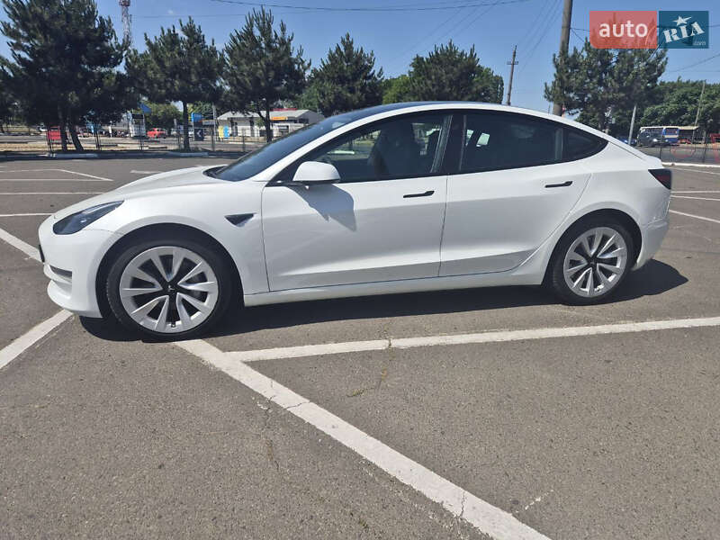 Tesla Model 3 2022