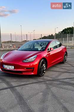 Седан Tesla Model 3 2018 в Львове