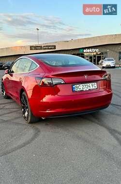 Седан Tesla Model 3 2018 в Львове