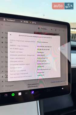 Седан Tesla Model 3 2018 в Львове