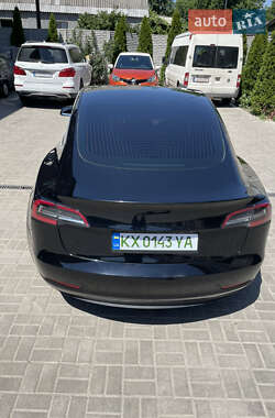 Седан Tesla Model 3 2020 в 