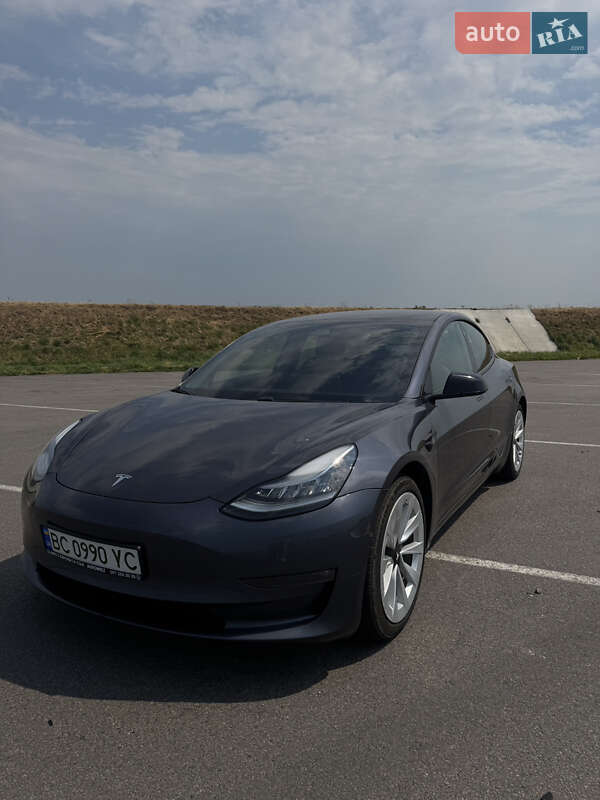 Седан Tesla Model 3 2020 в 