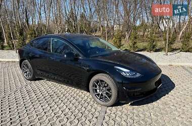 Седан Tesla Model 3 2019 в Львове