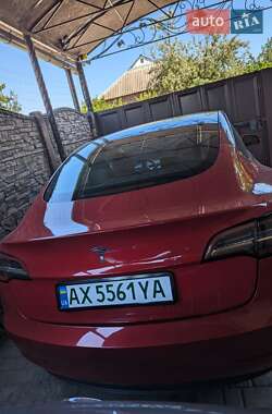 Седан Tesla Model 3 2022 в 