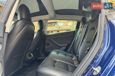 Седан Tesla Model 3 2021 в 