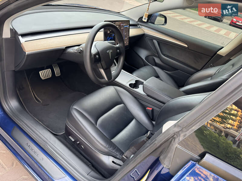 Седан Tesla Model 3 2021 в Києві