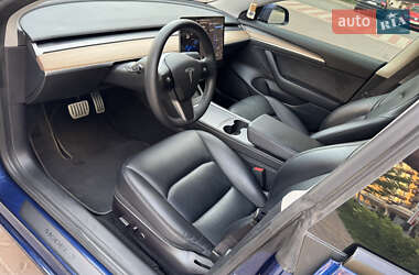 Седан Tesla Model 3 2021 в 