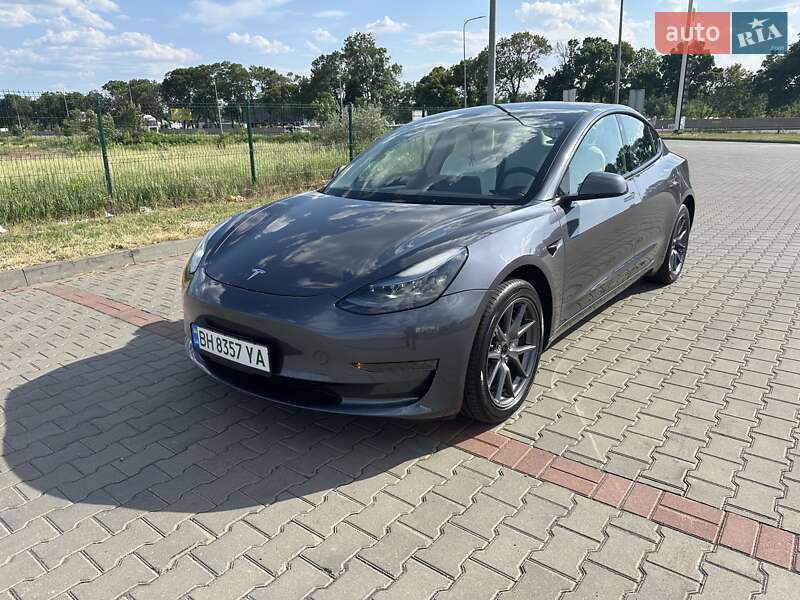 Седан Tesla Model 3 2023 в Одесі