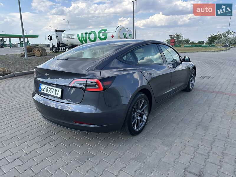Седан Tesla Model 3 2023 в Одесі